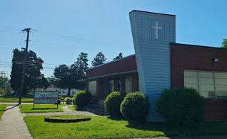 Sede da Agape Pregnancy Support Services, em Fayetteville, na Carolina do Norte, que funciona no prédio de uma antiga clínica de aborto. (Foto: LifeNews)  