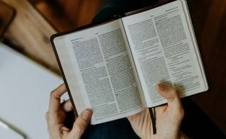 Imagem ilustrativa. (Foto: Unsplash/Kelly Sikkema).