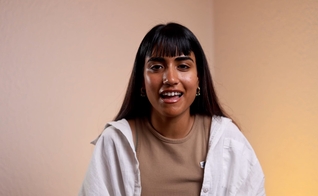 Tarania Naidoo foi salva e curada por Jesus. (Foto: Reprodução/YouTube/Redeemed Stories).