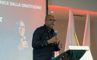 O missionário Oseias Luiz Ferreira na conferência Missão Reversa. (Foto: Guiame/Marcos Paulo Corrêa).