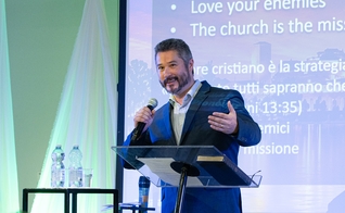 O pastor Rick Harrington ministrou na conferência Missão Reversa 2026. (Foto: Guiame/Marcos Paulo Corrêa).