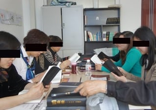 Gráficas em Hong Kong estão se recusando a imprimir Bíblias por medo do governo. (Foto: International Christian Concern).