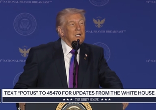 O presidente Donald Trump no Café da Manhã Nacional de Oração. (Foto: Reprodução/YouTube/The White House).