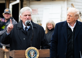 Franklin Graham e Donald Trump. (Foto: Facebook/Samaritan's Purse).