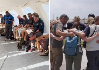 Os voluntários louvando. (Foto: Reprodução/Samaritan's Purse)