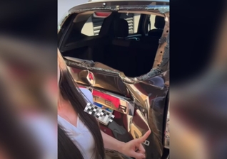 O carro do pastor após a batida. (Foto: Reprodução/Instagram/Michelle Dias)