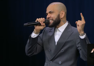Daniel Alves. (Foto: Reprodução/YouTube/Casa De Dios)