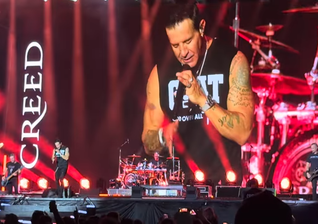 Scott Stapp, vocalista da banda Creed, durante apresentação em que falou sobre sua fé em Jesus. (Captura de tela/YouTube/Avery Kohlwes)