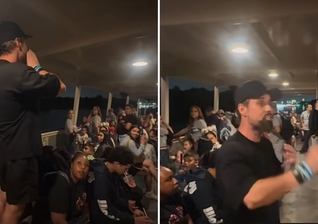 Paul pregando na balsa. (Foto: Reprodução/Instagram/Paul Donaghey)