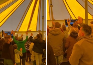Momentos de adoração na tenda em Tiel, na Holanda. (Foto: Reprodução/Facebook/Mark Waardenburg)