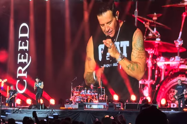 Scott Stapp, vocalista da banda Creed, durante apresentação em que falou sobre sua fé em Jesus. (Captura de tela/YouTube/Avery Kohlwes)