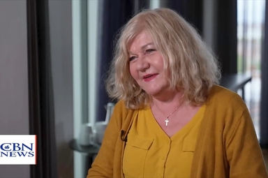 Ingrid Carlqvist teve um encontro com Cristo em Israel. (Foto: Reprodução/CBN News).