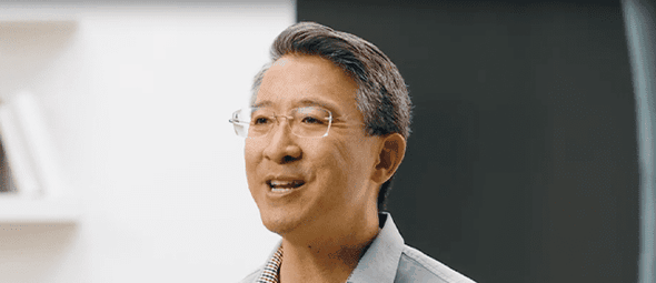 O professor de Bíblia e escritor Christopher Yuan. (Captura de tela/YouTube/Holy Sexuality – Christopher Yuan)