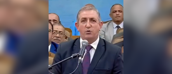 Pr. Sandro Fontoura durante ministração sobre os desafios da evangelização no Rio Grande do Sul. (Captura de tela/Instagram/prsandrofontoura)
