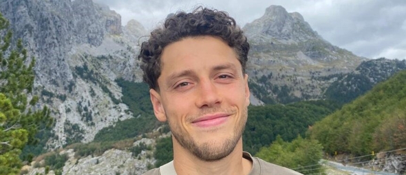 Adriaan clamou a Deus por ajuda e recebeu uma resposta. (Foto: Revive).