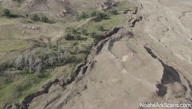 Pesquisadores do Projeto Arca de Noé analisaram amostras de solo do sítio Durupinar, no leste da Turquia. (Captura de tela/NoahsArkScans.com)