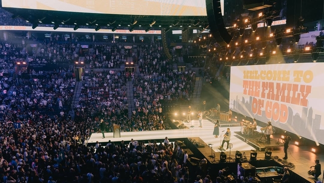 A Cruzada PDX aconteceu nos dias 2 e 3 de agosto no Moda Center, atraindo multidões em ambas as noites. (Foto: Instagram/pdxcrusade)