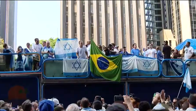 Manifestação pró-Israel na Avenida Paulista, em São Paulo. (Captura de tela/YouTube/CNN Brasil)