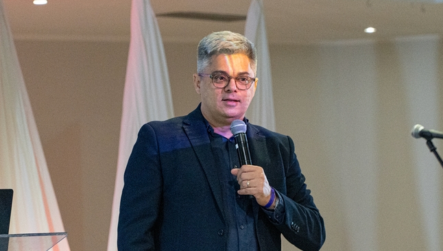 O pastor João Melo ministrou na conferência Missão Reversa 2026. (Foto: Guiame/Marcos Paulo Corrêa).