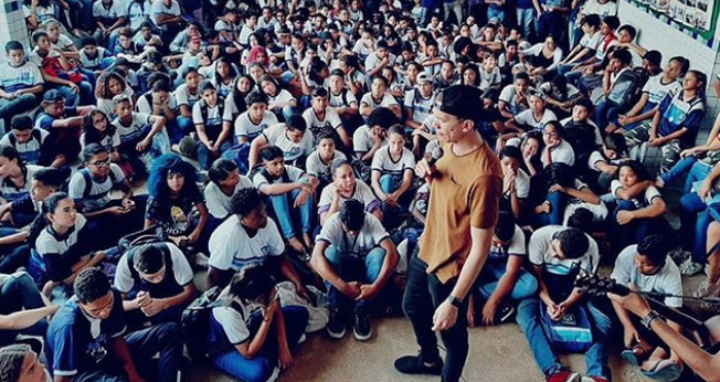 Neto Araújo, líder do Convictos School, ministra em escolas no Nordeste desde 2016. (Foto: Convictos School)