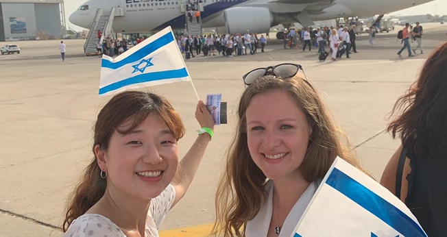 Cristãos da Coreia do Sul ajudam judeus no processo de aliyah em Israel. (Foto: One New Man Family)