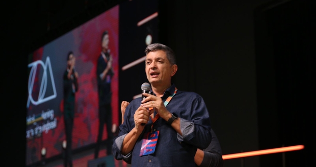 Pr. Paulo Mazoni na conferência Voz dos Apóstolos 2022. (Foto: Global Awakening Brasil)