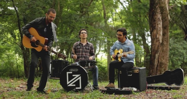Guilherme Andrade e Banda - "Estrangeiro"