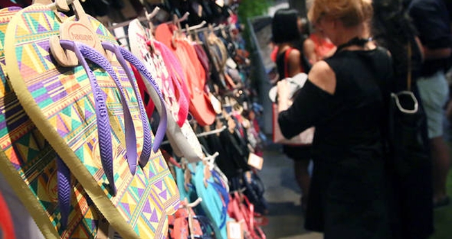 coleção de roupas Havaianas