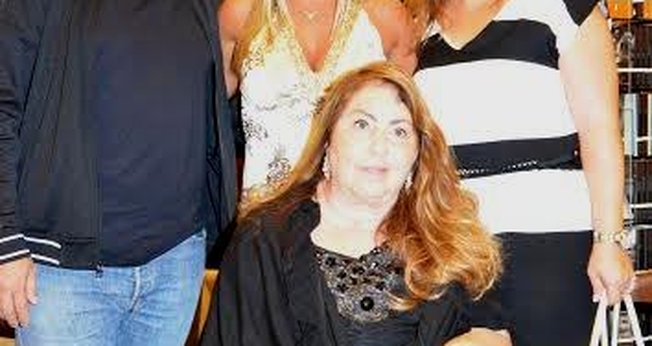 Claudia Valente lança CD em noite beneficente, no Rio de Janeiro(RJ)