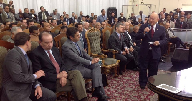 Aécio Neves se reúne com líderes evangélicos, em São Paulo (SP)