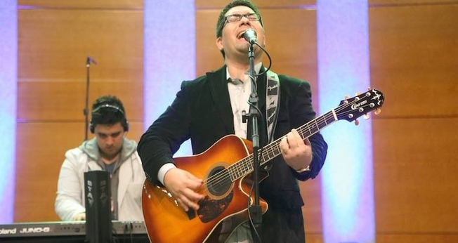 Pr. Eliezer Rodrigues apresenta o seu CD "Tua Presença é o Meu Lugar"