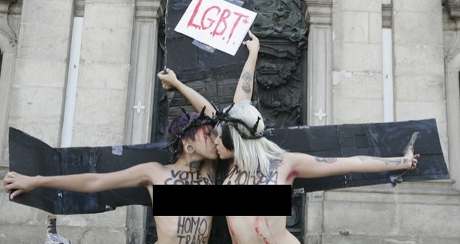 Petição propõe criminalização do mau uso de símbolos religiosos