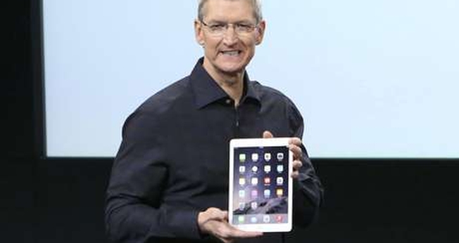 Este é o novo iPad 2. Você consegue vê-lo?, brincou Tim Cook, presidente-executivo da Apple, ao mostrar o quão fino é o tablet