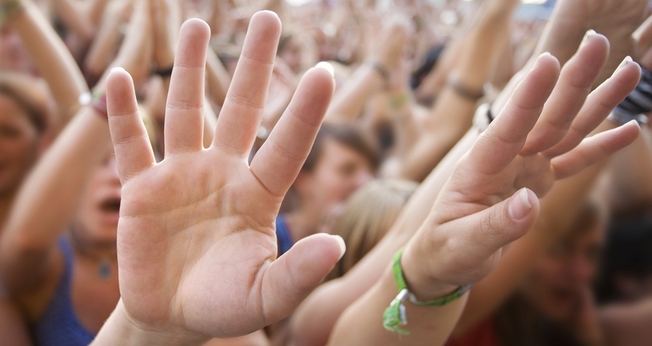 O estudo demonstra o aumento da massa evangélica de 26,2 milhões em 2000 para 42 milhões em 2010. (Foto: Accepting Evangelicals)