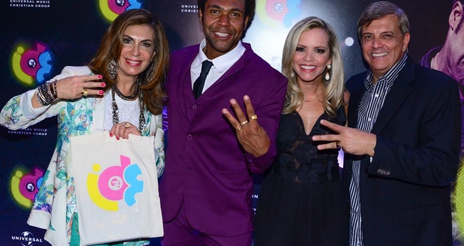 Thalles Roberto recebe convidados para o lançamento de seu DVD, em SP