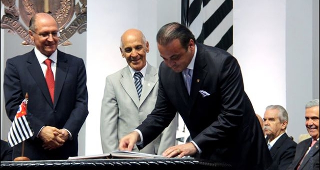 Em sessão solene, Roberto de Lucena assume pasta de Turismo em SP‏