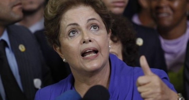 Dilma Rousseff é suspeita de usar de manobras políticas para ajudar Lula a se livrar das investigações da Operação Lava Jato.