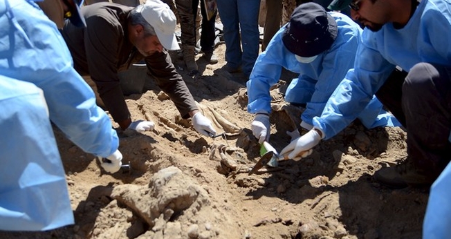 Valas com corpos são encontradas em Tikrit, no Iraque