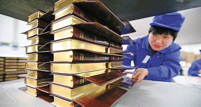 Enquanto não há liberdade total, não há liberdade para distribuir Bíblias em áreas aprovadas pelo conselho.