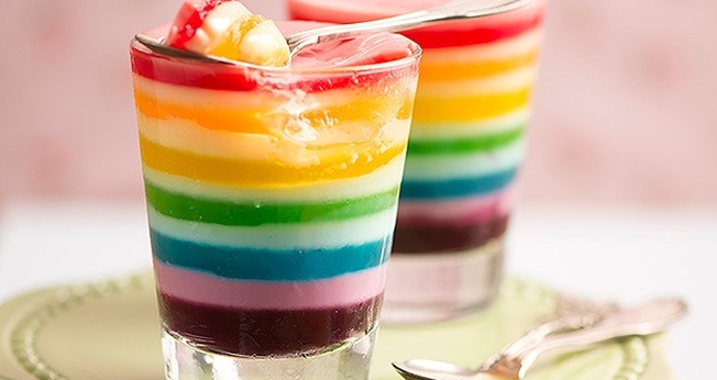 Gelatina colorida é opção de sobremesa fácil