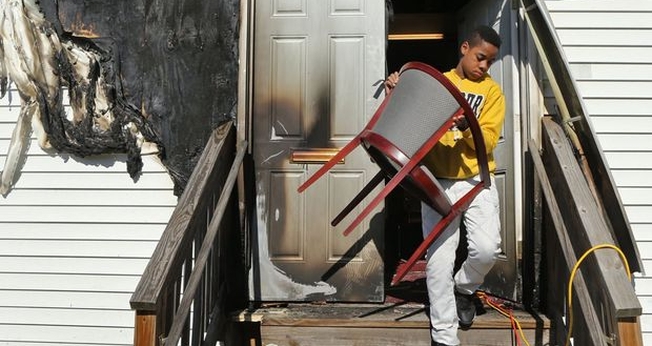 Igrejas localizadas em bairros de comunidades negras foram incendiadas em St. Louis, no estado norte-americano do Missouri. (Foto: STL Today)