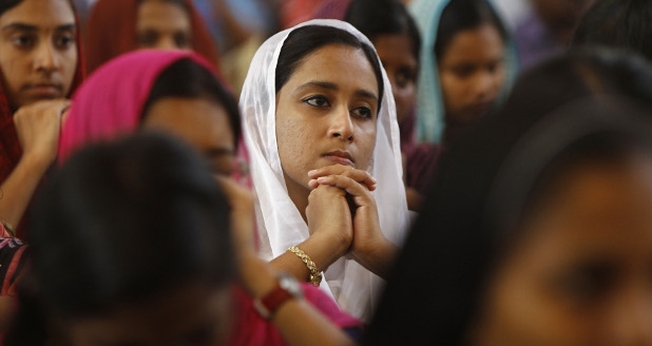 Os cristãos têm a maior taxa de suicídio (17,4) em comparação com os hindus (11,3) — sendo que a média nacional é de 10,6. (Foto: Reuters)