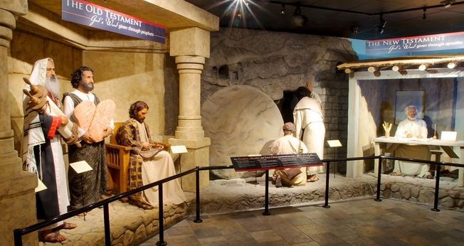 Grupos ateístas não querem que ninguém conheça uma outra interpretação, além da evolução. (Foto: Tourism Media)