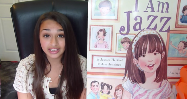 Jazz Jennings é uma adolescente que se declara transgênero e chegou a lançar um livro com sua biografia. (Imagem: Youtube / Reprodução de tela)