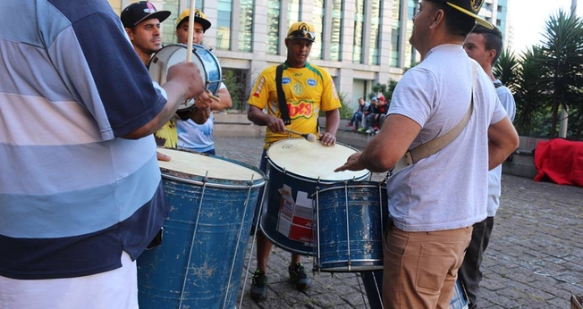 O grupo “Nação de Jesus Cristo” realizou um evangelismo no local onde aconteceria a Marcha Para Satanás. (Foto: Reprodução/Facebook)