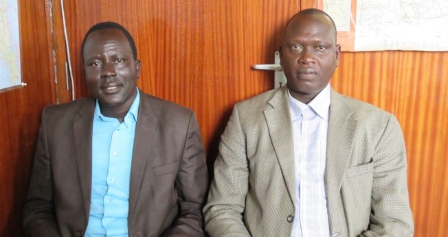 Os pastores Peter Yen e Michael Yat ajudaram a trazer alguns companheiros de prisão à fé em Jesus Cristo. (Foto: Missão Portas Abertas)