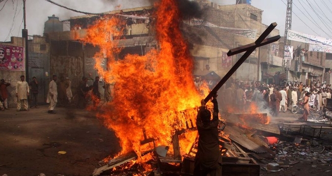 Imagem ilustrativa. Cristãos tem igrejas e objetos destruídos por muçulmanos, no Paquistão. (Foto: Reprodução)