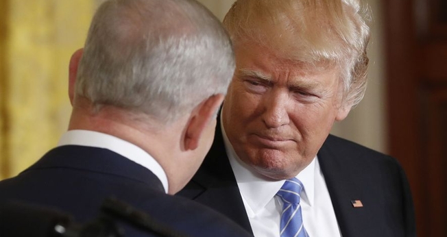 Donald Trump e o primeiro-ministro de Israel, Benjamin Netanyahu, em encontro na Casa Branca. (Foto: AP Photo/Pablo Martinez Monsivais) 