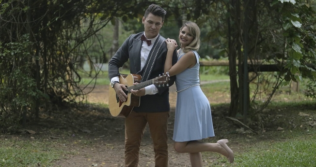 A dupla também tratou sobre o aborto na canção “Você deve ser Linda”. (Foto: Divulgação).