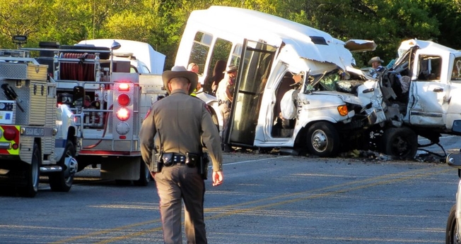 Treze pessoas foram mortas e outras duas ficaram feridas. (Foto: Zeke MacCormack/The San Antonio Express-News/AP)